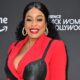 Niecy Nash dances with daughter
