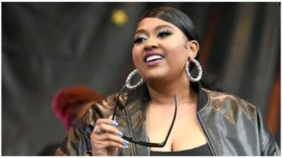 Jazmine Sullivan on stage