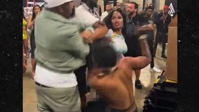 Joseline Hernandez beating Big Lez1 - screenshot
