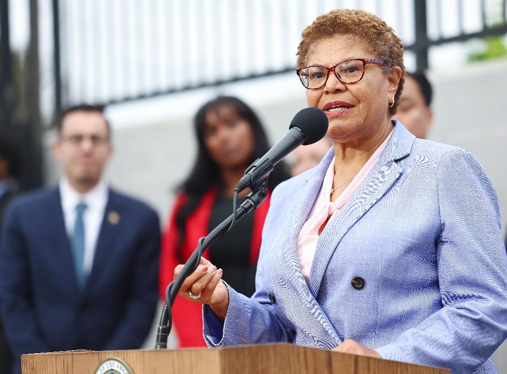 Karen Bass (Getty)