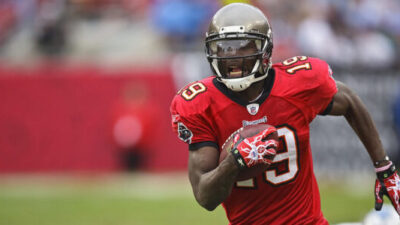 Ex NFLer Mike Williams on Life Support Amid Death Reports
