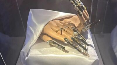 Saweetie's nail art, created by Temeka Jackson is in the Grammy Museum - Instagram/Saweetie