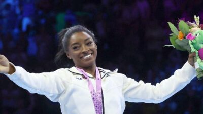 Simone Biles at medals ceremony (Yves Herman-Reuters)