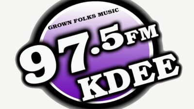 97.5 FM KDEE logo