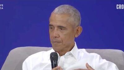 Barack Obama - Pod Save America podcast - screenshot