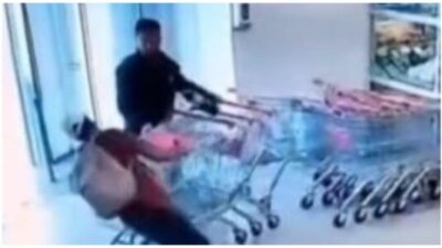 Store Employee Uses 2-liter Soda Bottle to Knock Out Shoplifter | screenshot