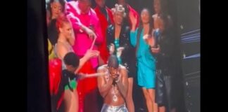 Usher - emotional - last Vegas show - screenshot