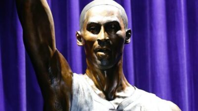 Kobe Bryant statue