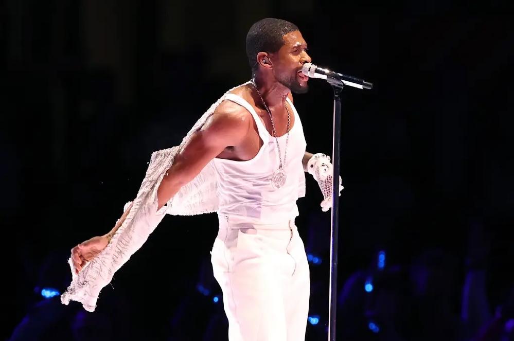 Usher - Super Bowl Halftime Show (Getty)