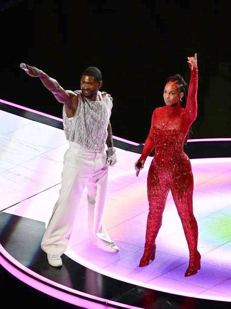 Usher and Alicia Keys - Super Bowl Halftime Show (Getty)