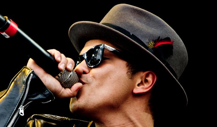 Does Bruno Mars Have A $50 MILLION Gambling Debt with MGM Casino? - Is His Feud w/Anderson .Paak Finally Over? | WATCH | EURweb