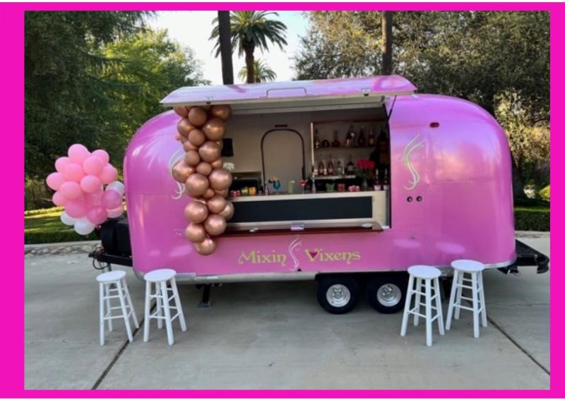 Mixin Vixens Mobile Bar: Courtesy Photo