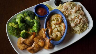 Red Lobster meal (Michael Nagle-Bloomberg-Getty Images via CNN Newsource)