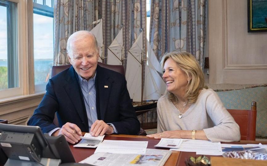 Biden and family at Camp David discussing campaign / Joe and Jill Biden - Instagram