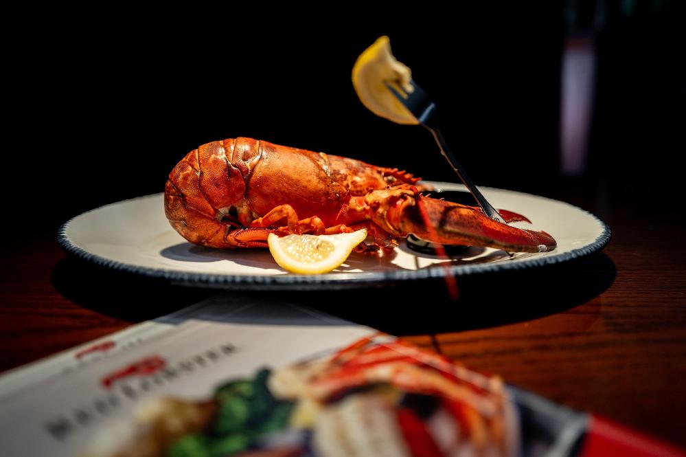 Red Lobster to be acquired by Fortress Credit Corp // Red Lobster (Brandon Bell-Getty Images via CNN Newsource)