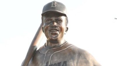 New Jackie Robinson statue - via MLB Network