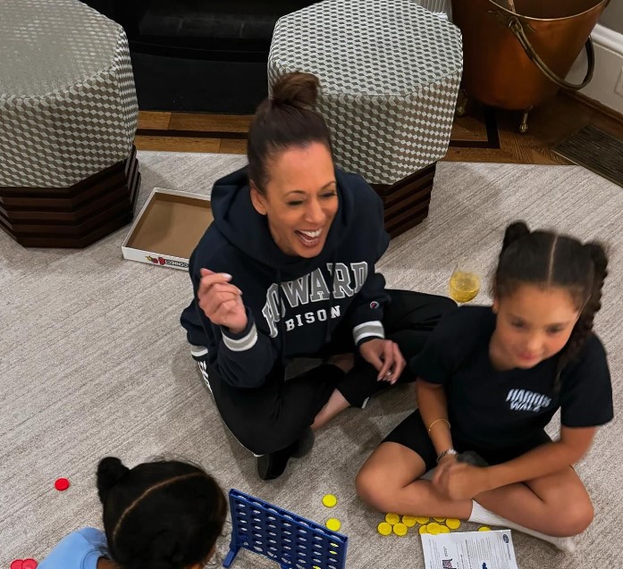 Kamala Harris' Niece Shares Photo of VP 'Smiling' After Epic Election Failure 