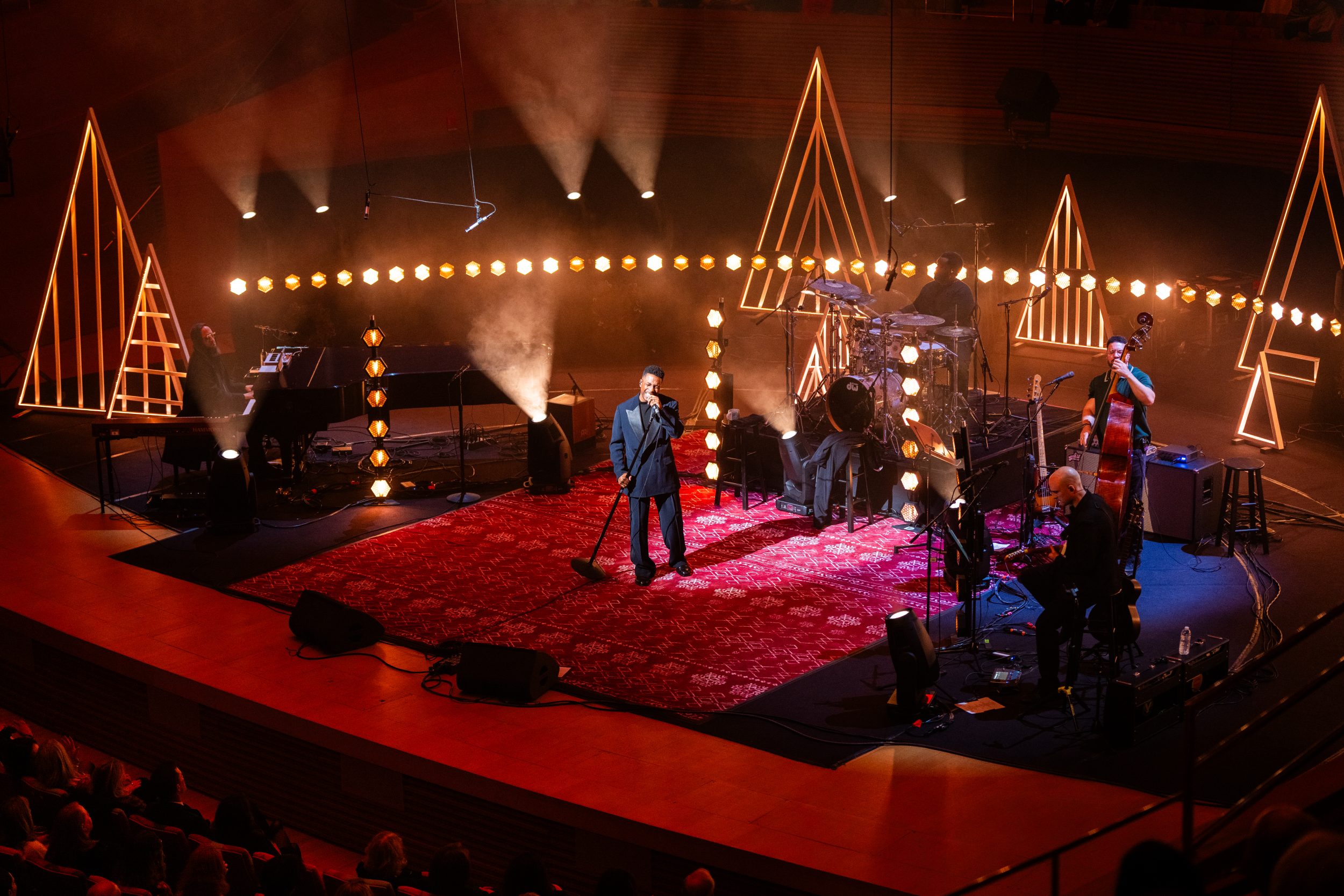 Deck The Hall Photographs from the performance by Leslie Odom, Jr. at the Walt Disney Concert Hall in Los Angeles, CA on December 1, 2024. Credit: Elizabeth Asher for the LA Philharmonic