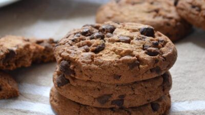 Peanut Butter-Chocolate Chip Cookies - Via Depositphotos
