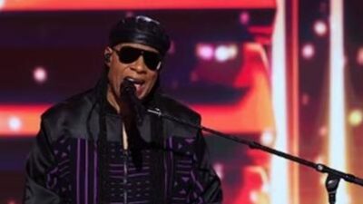 Stevie Wonder performing - screenshot
