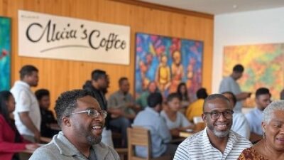 Alicia's Coffee Shop customers