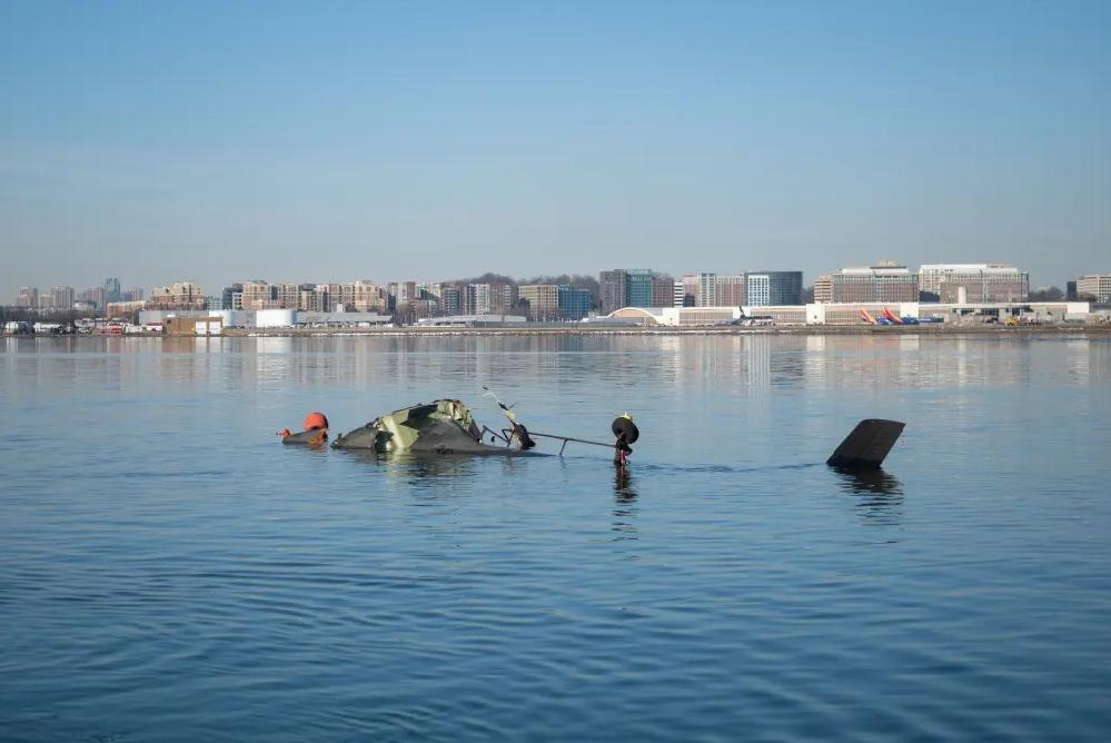 Black Hawk helicopter wreckage in Potomac River - via US Coast Guard