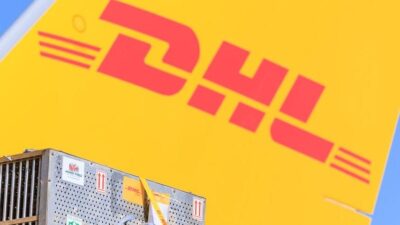 DHL plane