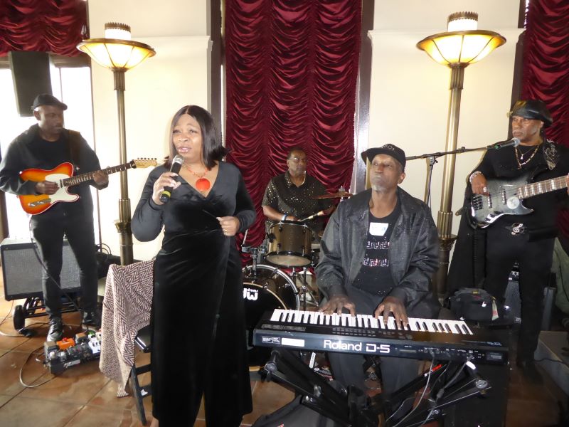 Elaine Gibbs and Nu Soul: Photo Credit, Ricky Richardson