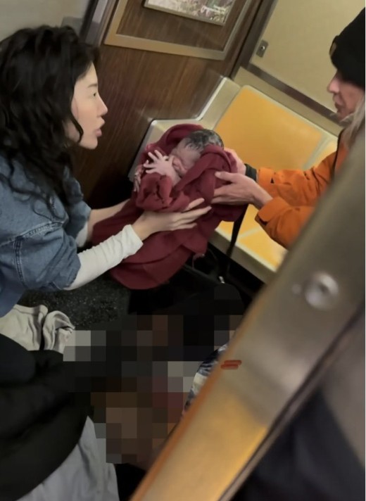 Jenny Saint Pierre gives birth on subway