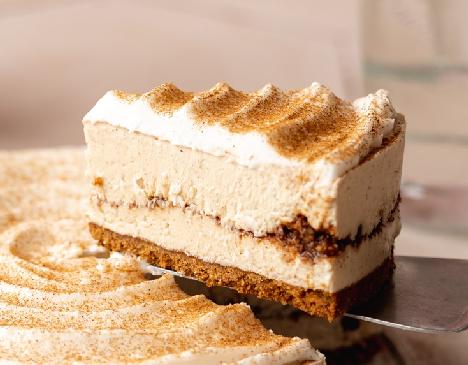Cinnamon Roll Cheesecake slice