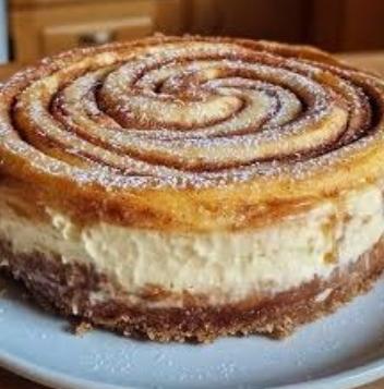 Cinnamon Roll Cheesecake