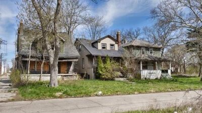 Abandoned Homes in Detroit - via Depositphotos
