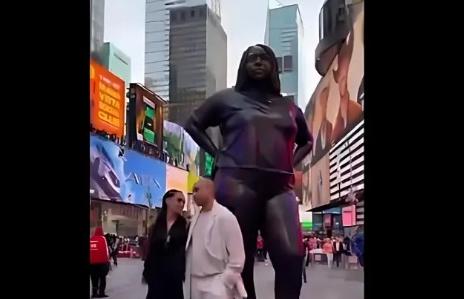 Black Woman Statue in Times Square (Grounded in the Stars) - screenshot