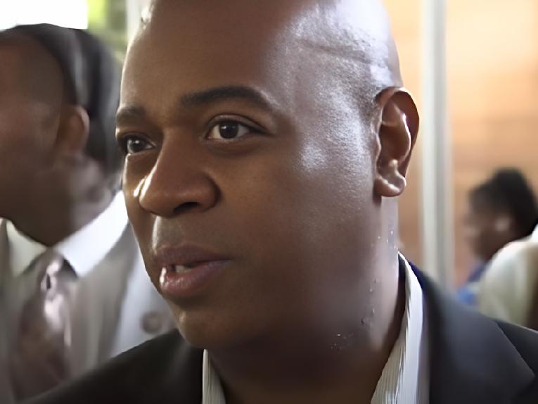Newark Mayor Ras Baraka Arrested at ICE Facility // Ras Baraka - screenshot