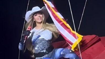 Beyonce car mishap at Houston concert - screenshot