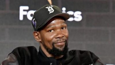 Kevin Durant - via Houston Chronicle's Instagram