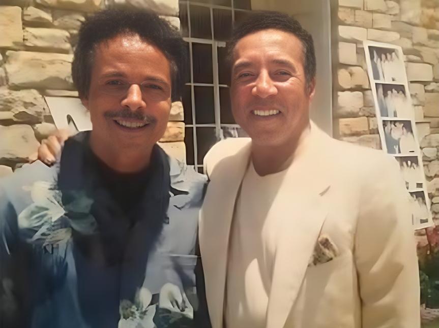 Leon Isaac Kennedy and Smokey Robinson (Photo by Larry Buford)