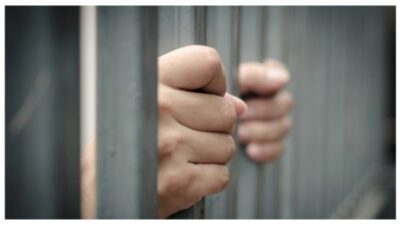 Hand in jail