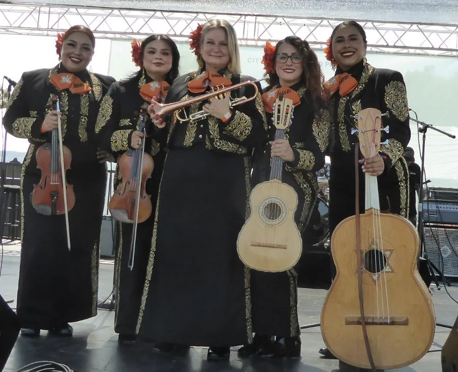 Mariachi Divas: Photo Credit, Ricky Richardson