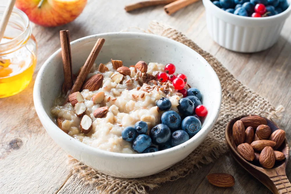 Oatmeal with berries