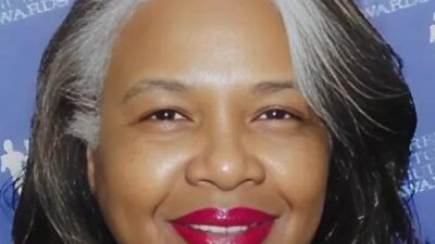 Syndicated entertainment columnist Dr. Eunice Moseley
