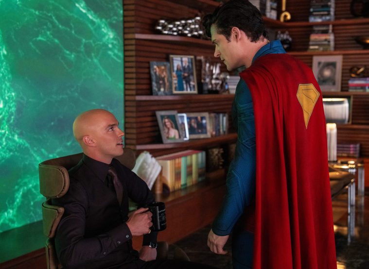(L to r) NICHOLAS HOULT as Lex Luthor and DAVID CORENSWET as Superman in Warner Bros. Pictures&rsquo; &ldquo;SUPERMAN,&rdquo; a Warner Bros. Pictures release.