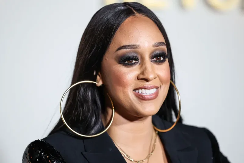 Tia Mowry
