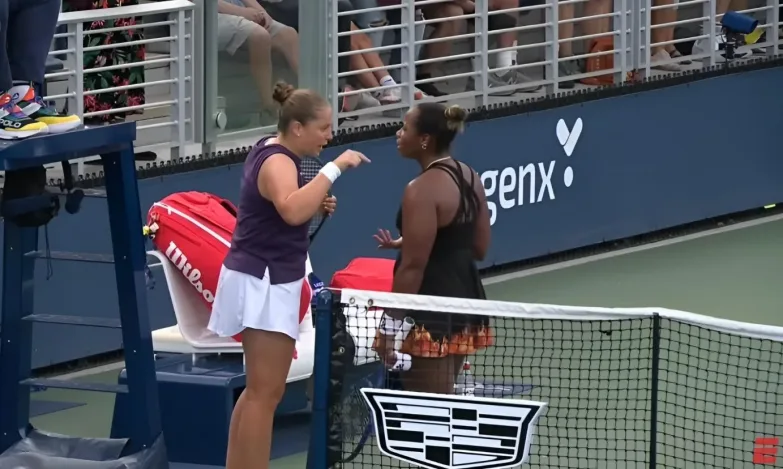 Jelena Ostapenko and Taylor Townsend - screenshot