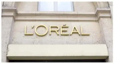 L'Oreal Paris Store in Paris, The L'Oreal Group is a French cosmetics and beauty company, the world's largest cosmetics company. &mdash; Photo by doganmesut@hotmail.com
