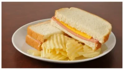 Bologna Sandwich on white bread