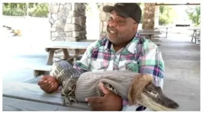 Walmart bans emotional support alligator