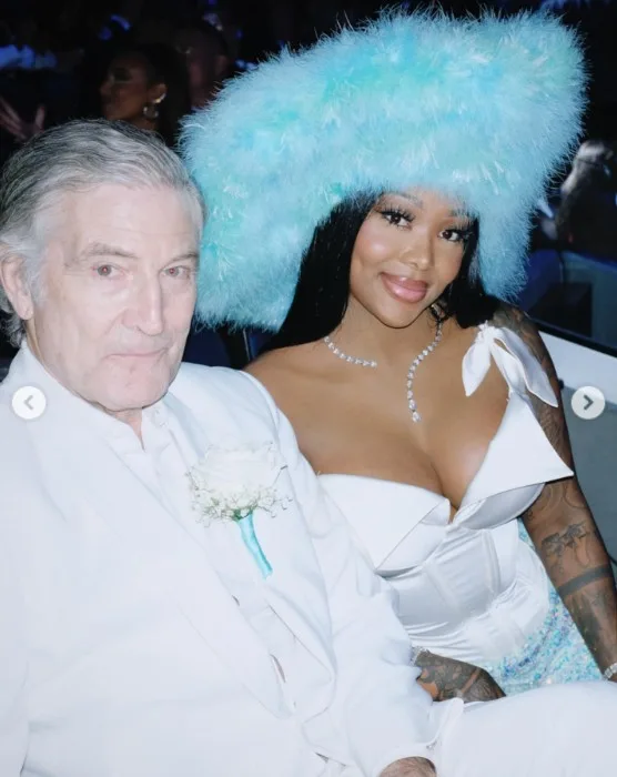 Summer Walker Debuts White ‘Sugar Daddy’ at 2025 MTV VMAs