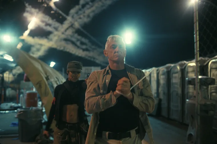 (L-r) TEYANA TAYLOR as Perfidia and SEAN PENN as Col. Steven J. Lockjaw in “One Battle After Another.” A Warner Bros. Pictures Release.