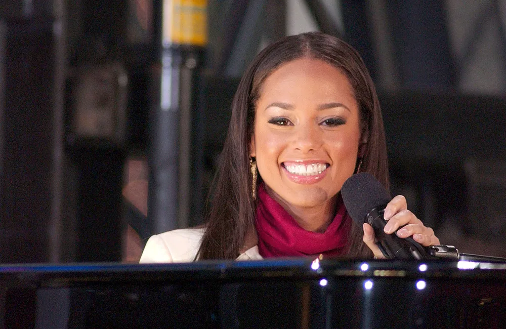 Alicia Keys performs on GMA